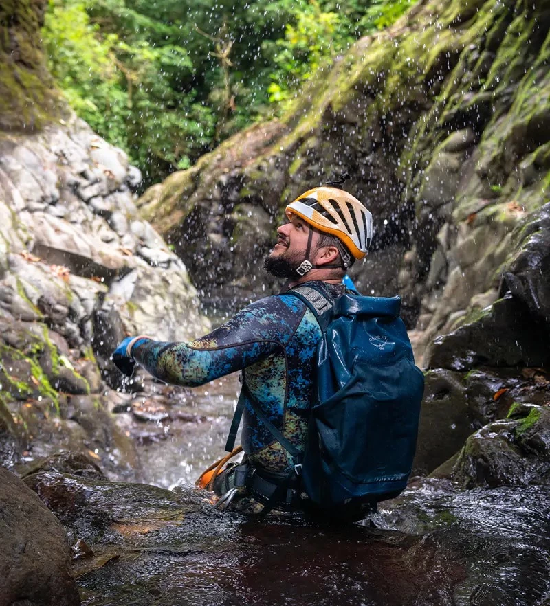 Osprey Transporter Roll Top WP 30 7 Osprey Transporter Roll Top WP 30 – Image 5